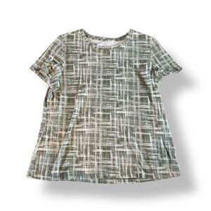 [Studio Works] BOGO $1 Green Patterned T-shirt